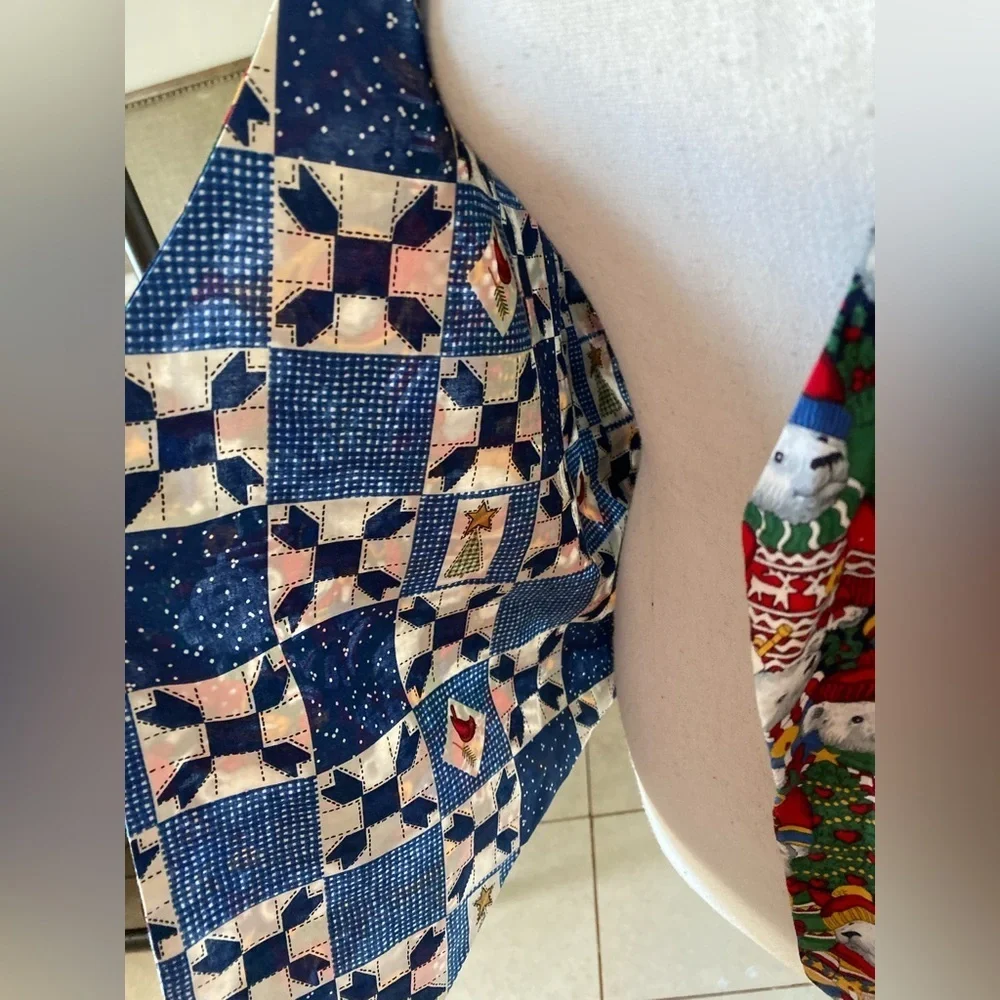 Vintage Festive Holiday Vest with Santa polar bear Print size L double view